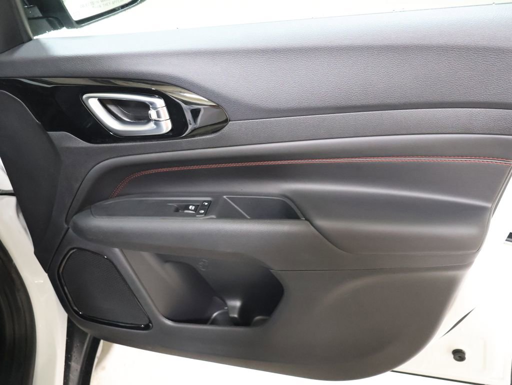 New 2026 Jeep Compass Trailhawk image 18