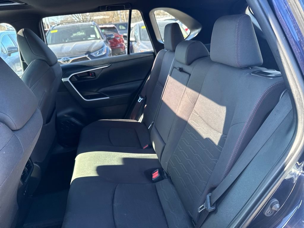 Used 2021 Toyota RAV4 SE image 37