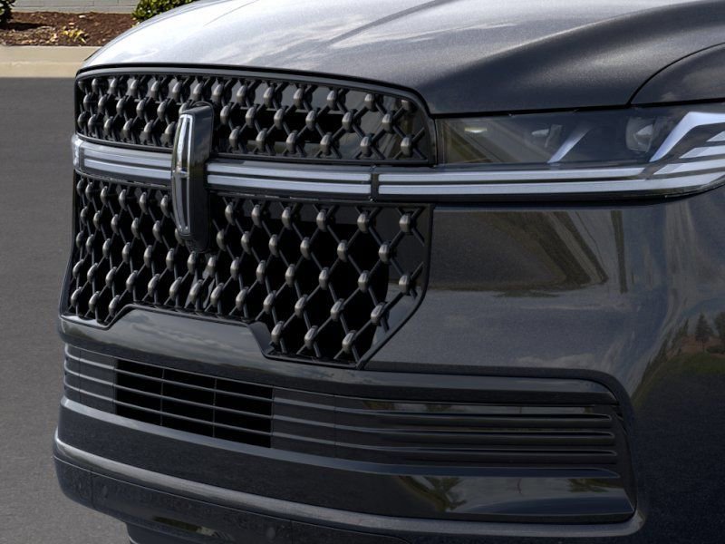 New 2026 Lincoln Navigator L Black Label AWD/4WD image 17