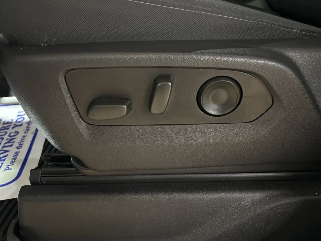 Used 2023 Chevrolet Silverado 1500 Custom image 16