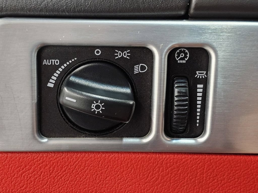 Used 2002 Ford Thunderbird RWD image 23