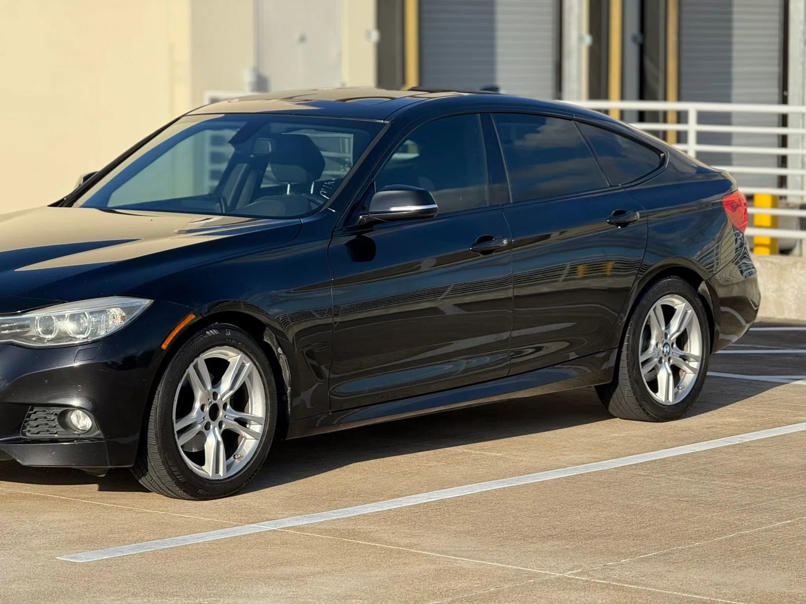 Used 2015 BMW 328i Gran Turismo xDrive image 4