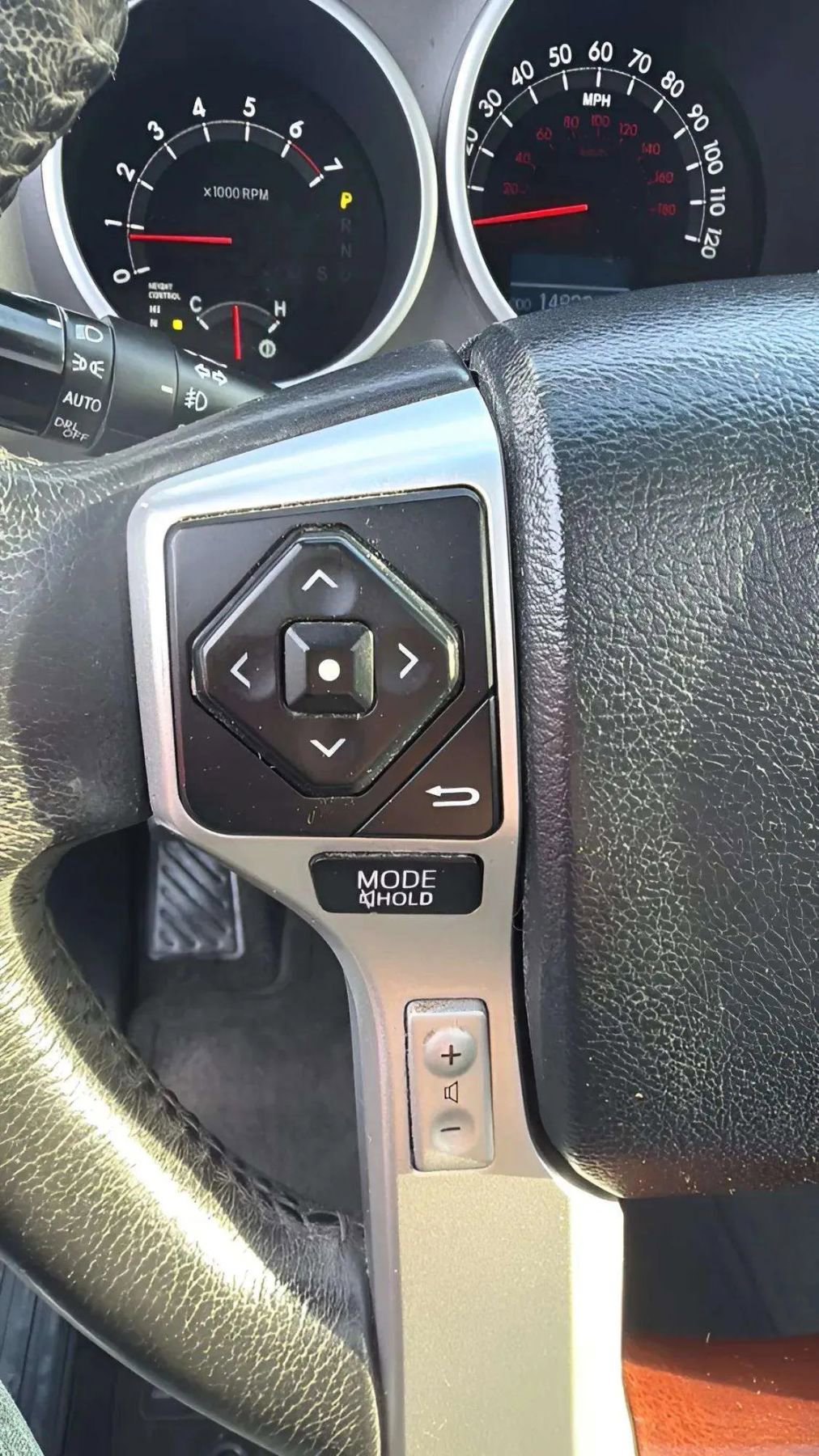 Used 2016 Toyota Sequoia Platinum image 34