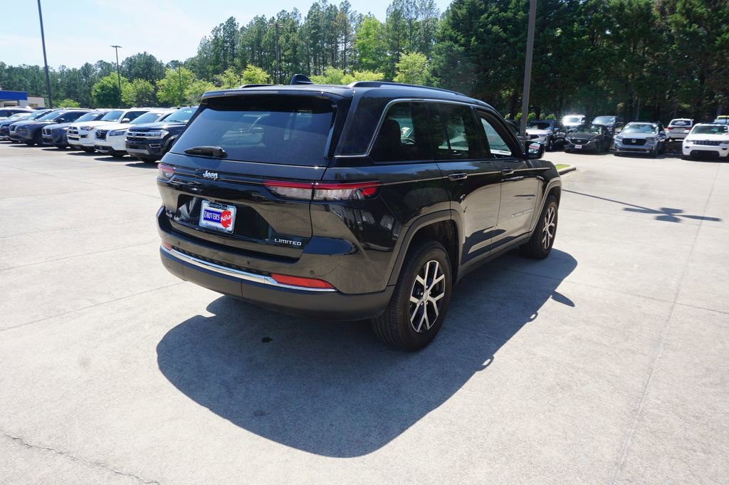 Used 2023 Jeep Grand Cherokee Limited AWD/4WD image 21