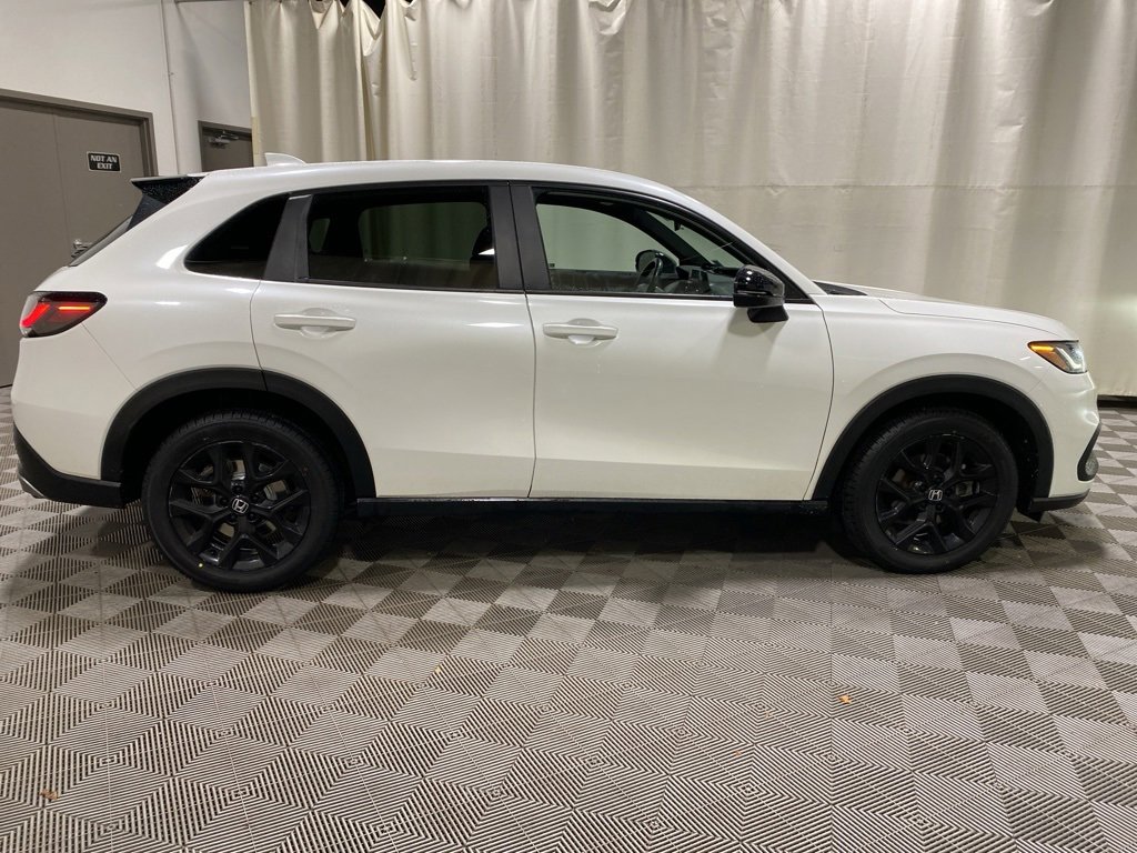Used 2023 Honda HR-V Sport image 8