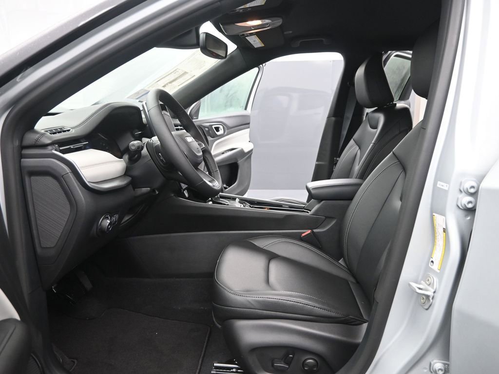 New 2026 Jeep Compass Limited image 10