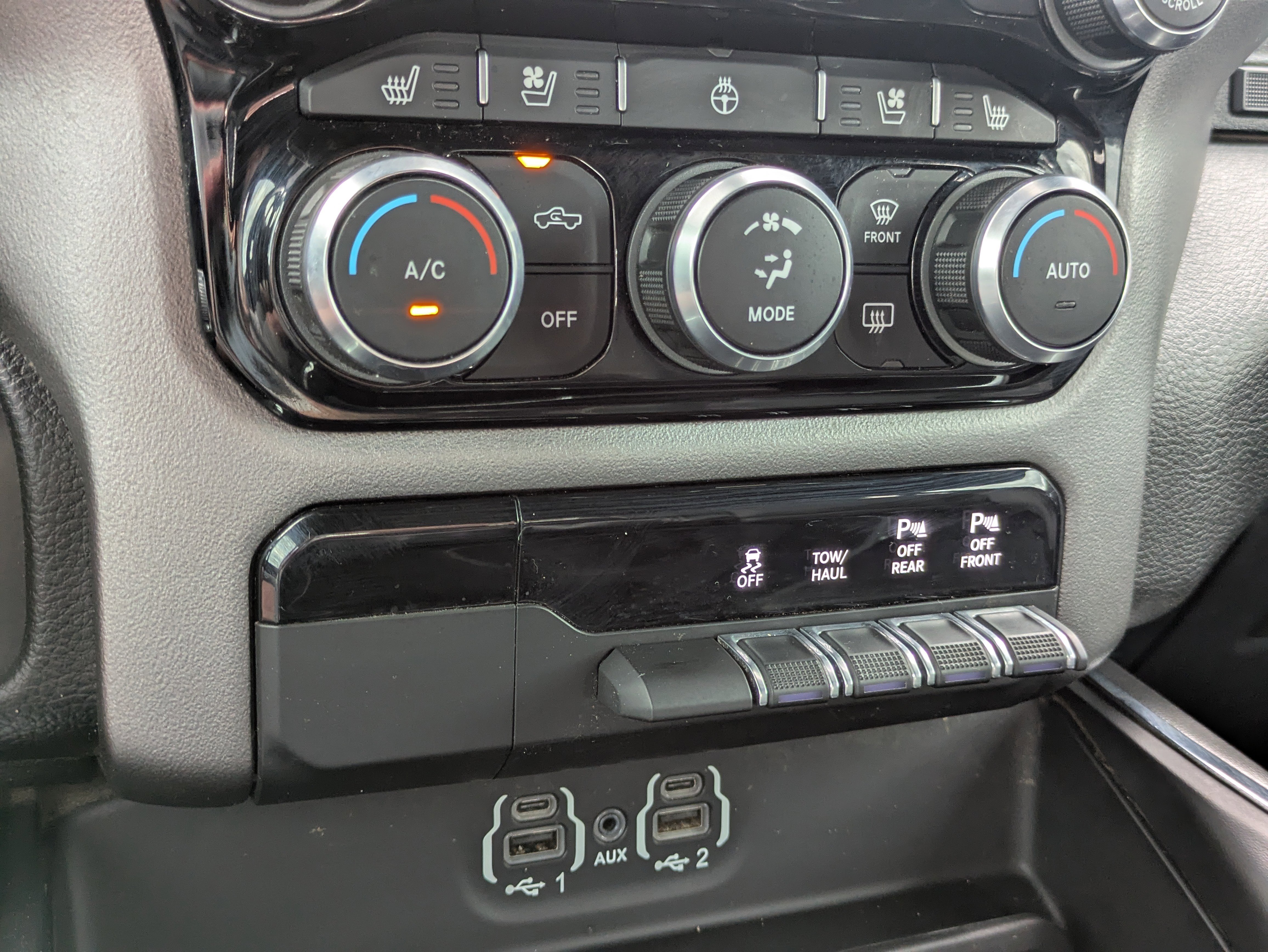 Used 2020 RAM 1500 Laramie w/ Sport Appearance Package image 15