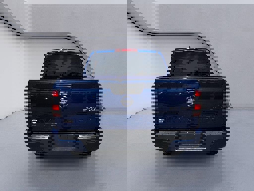 Used 2023 Nissan Frontier SV image 4