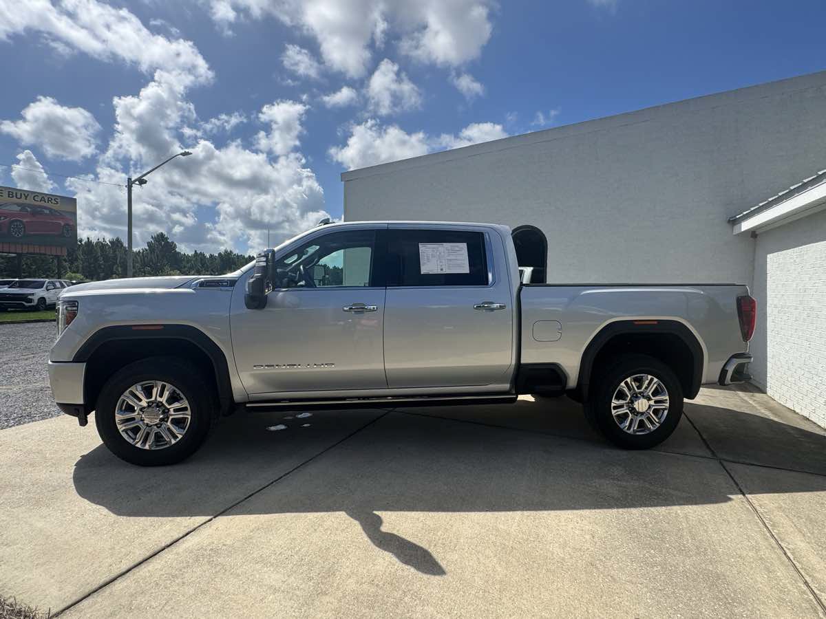 Used 2021 GMC Sierra 2500 Denali w/ Denali Ultimate Package AWD/4WD image 2