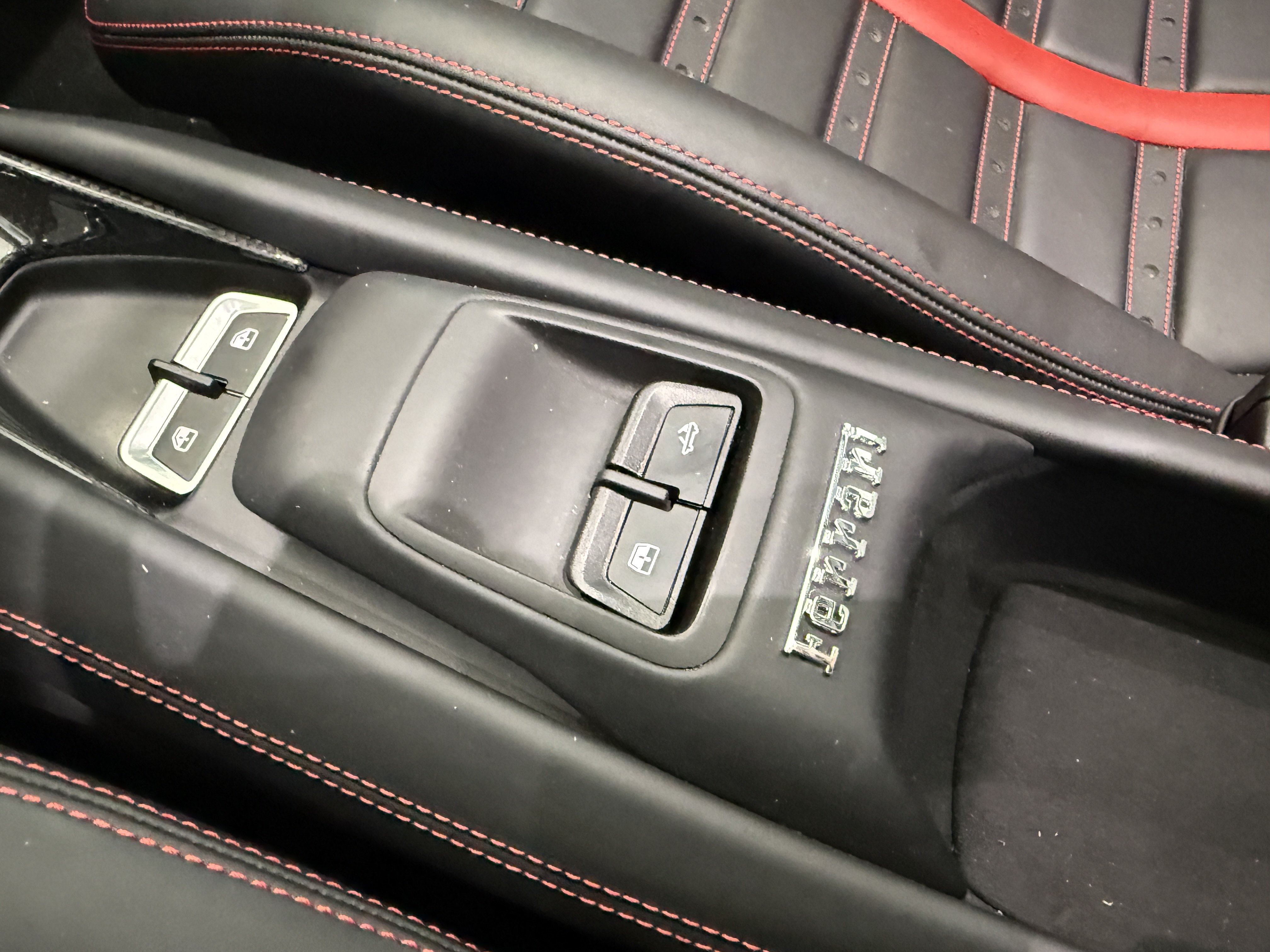 Used 2021 Ferrari F8 Tributo RWD image 26