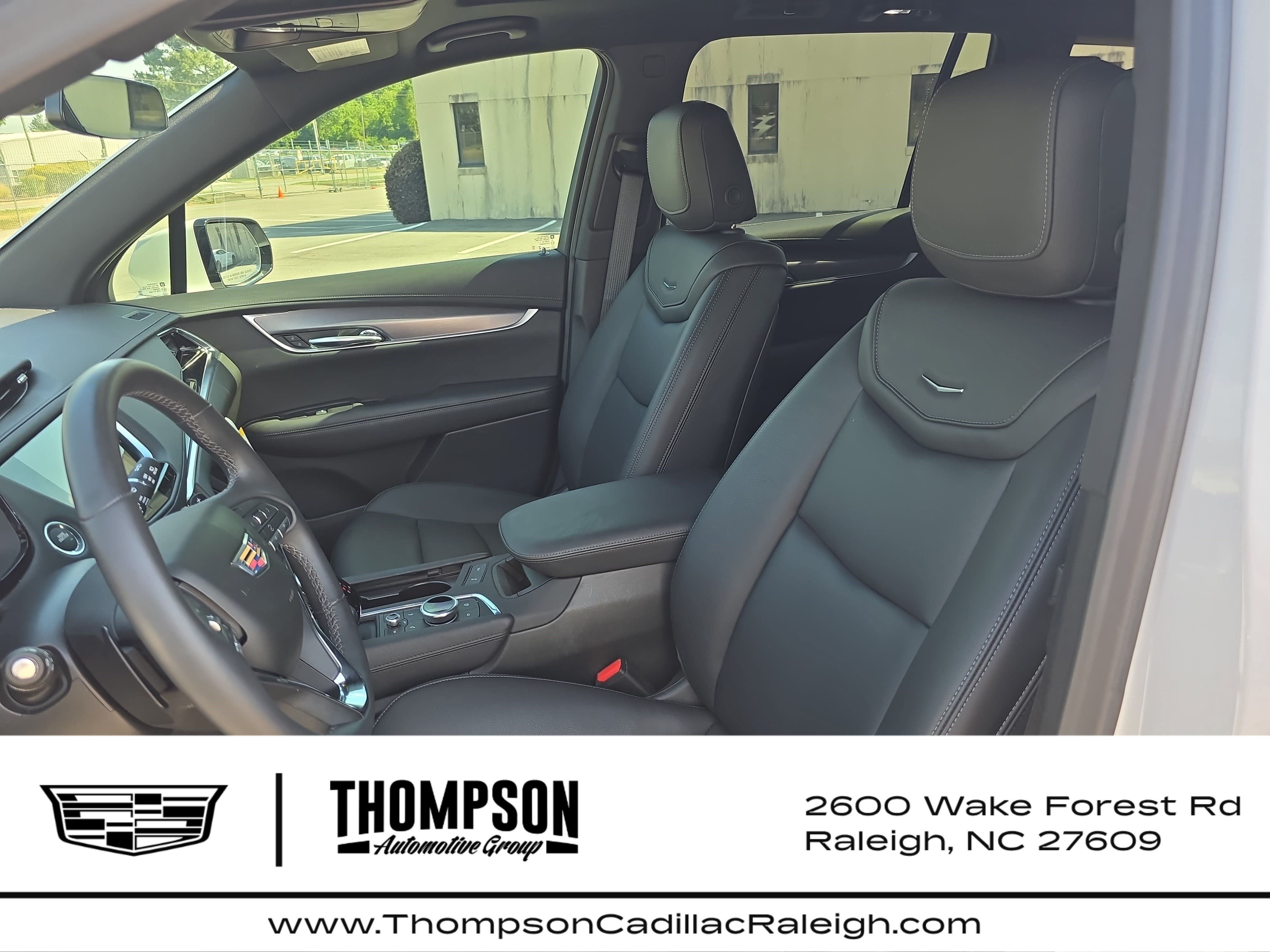 New 2025 Cadillac XT6 Luxury FWD image 16