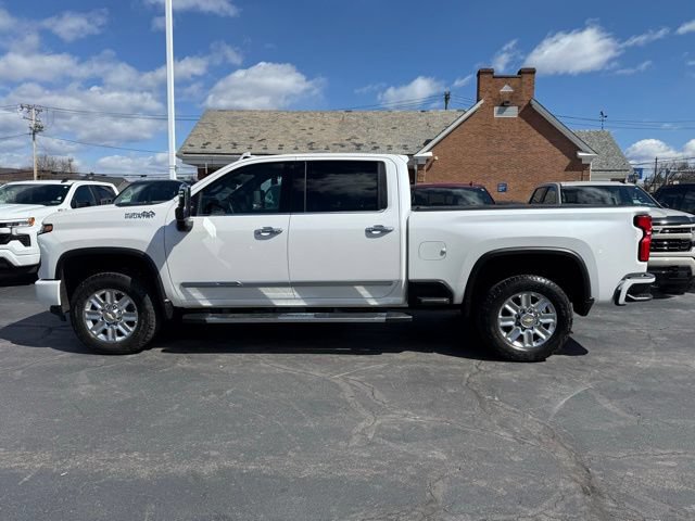 Used 2025 Chevrolet Silverado 2500 High Country w/ Technology Package AWD/4WD image 4