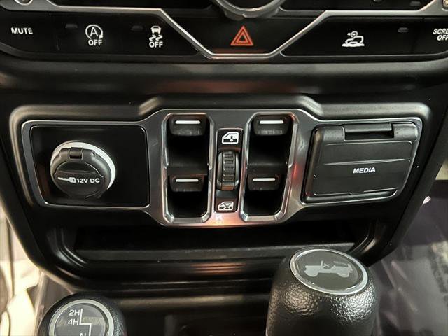 Certified 2022 Jeep Wrangler Unlimited Sahara w/ Cold Weather Group image 30