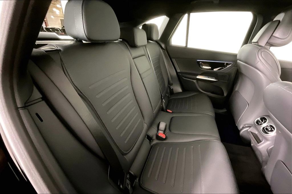 Used 2026 Mercedes-Benz GLC 300 4MATIC image 19