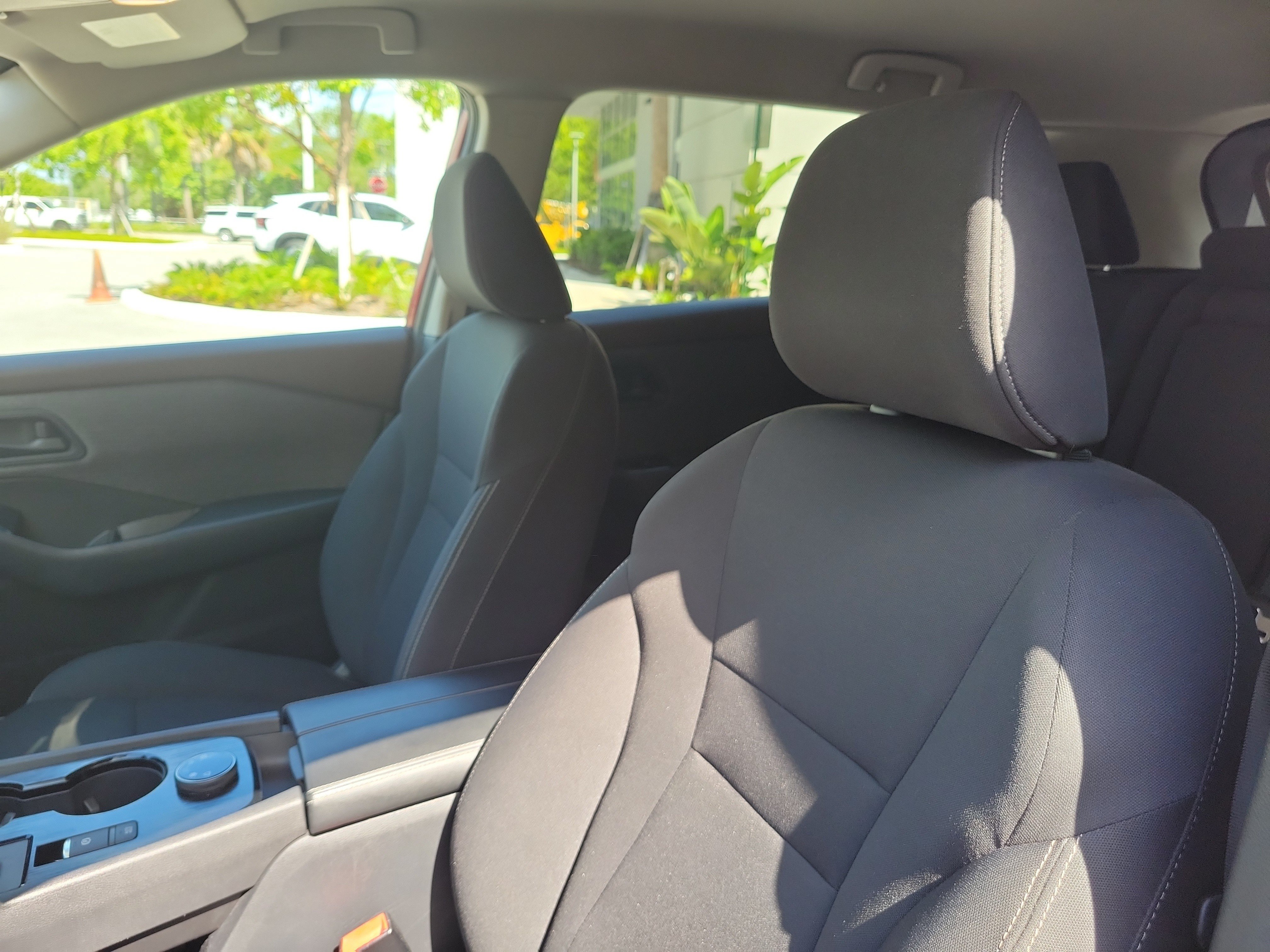 Used 2023 Nissan Rogue S AWD/4WD image 19