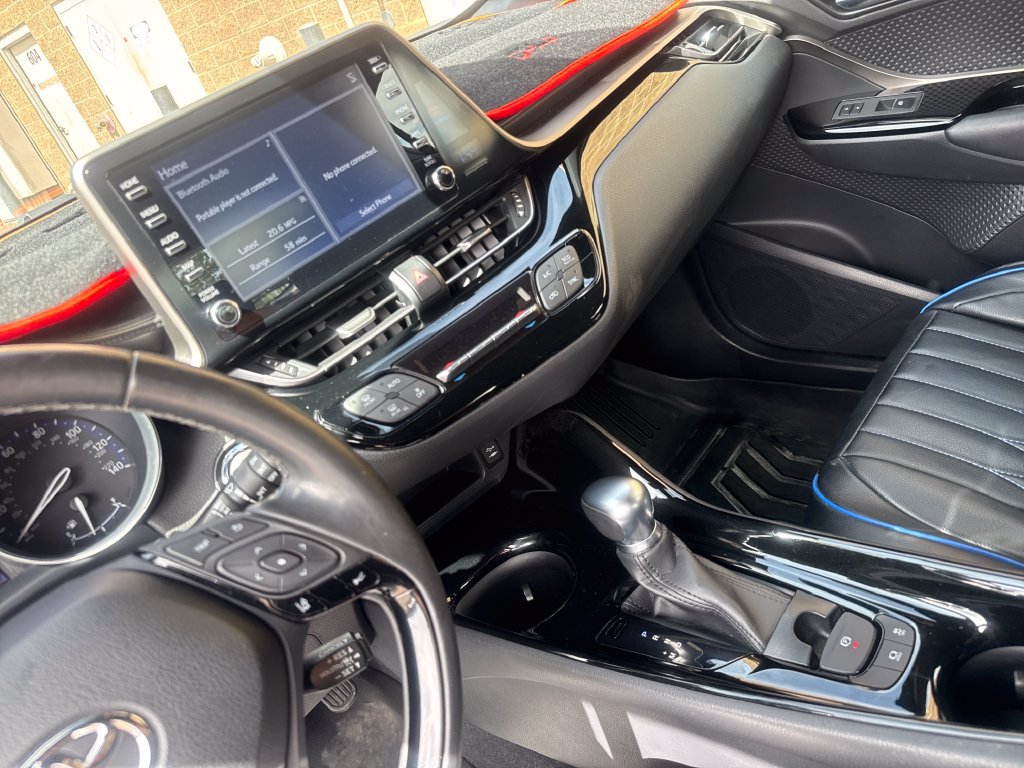 Used 2019 Toyota C-HR XLE FWD image 16