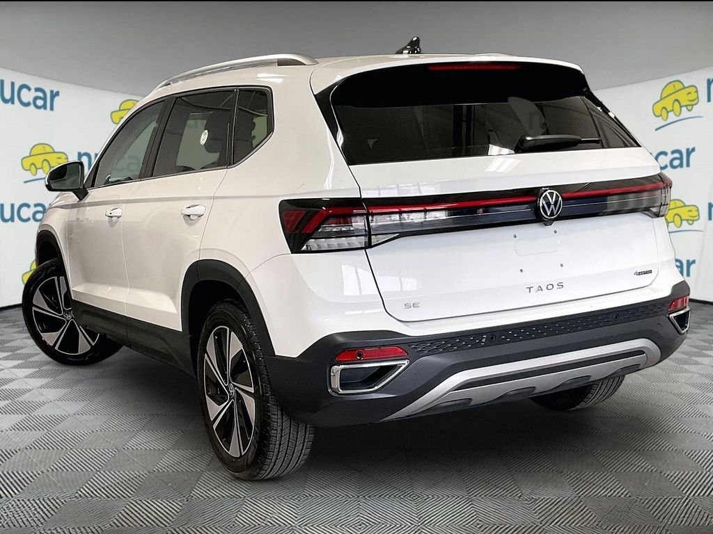 Used 2025 Volkswagen Taos SE AWD/4WD image 4