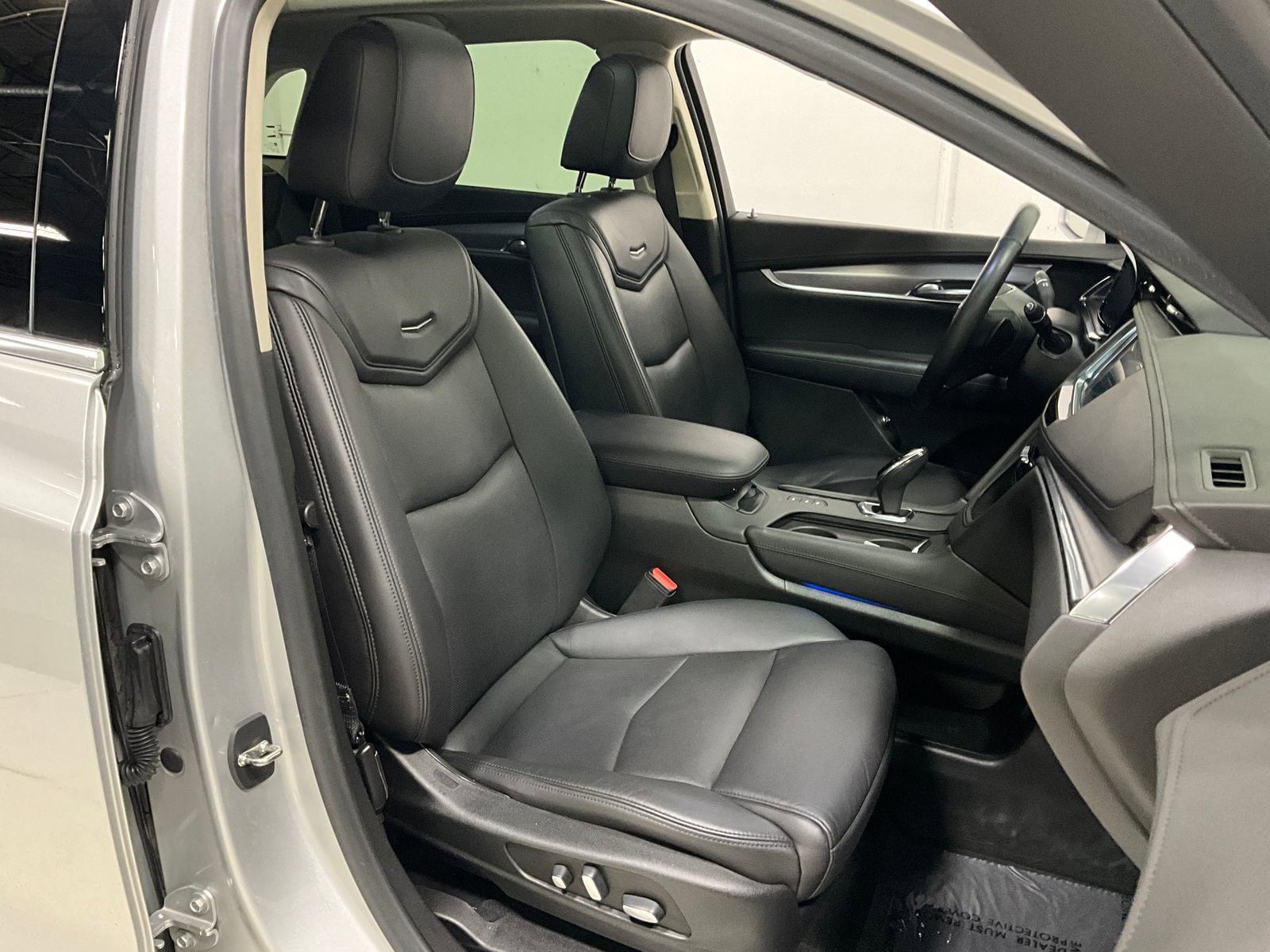 Used 2019 Cadillac XT5 Luxury AWD/4WD image 7