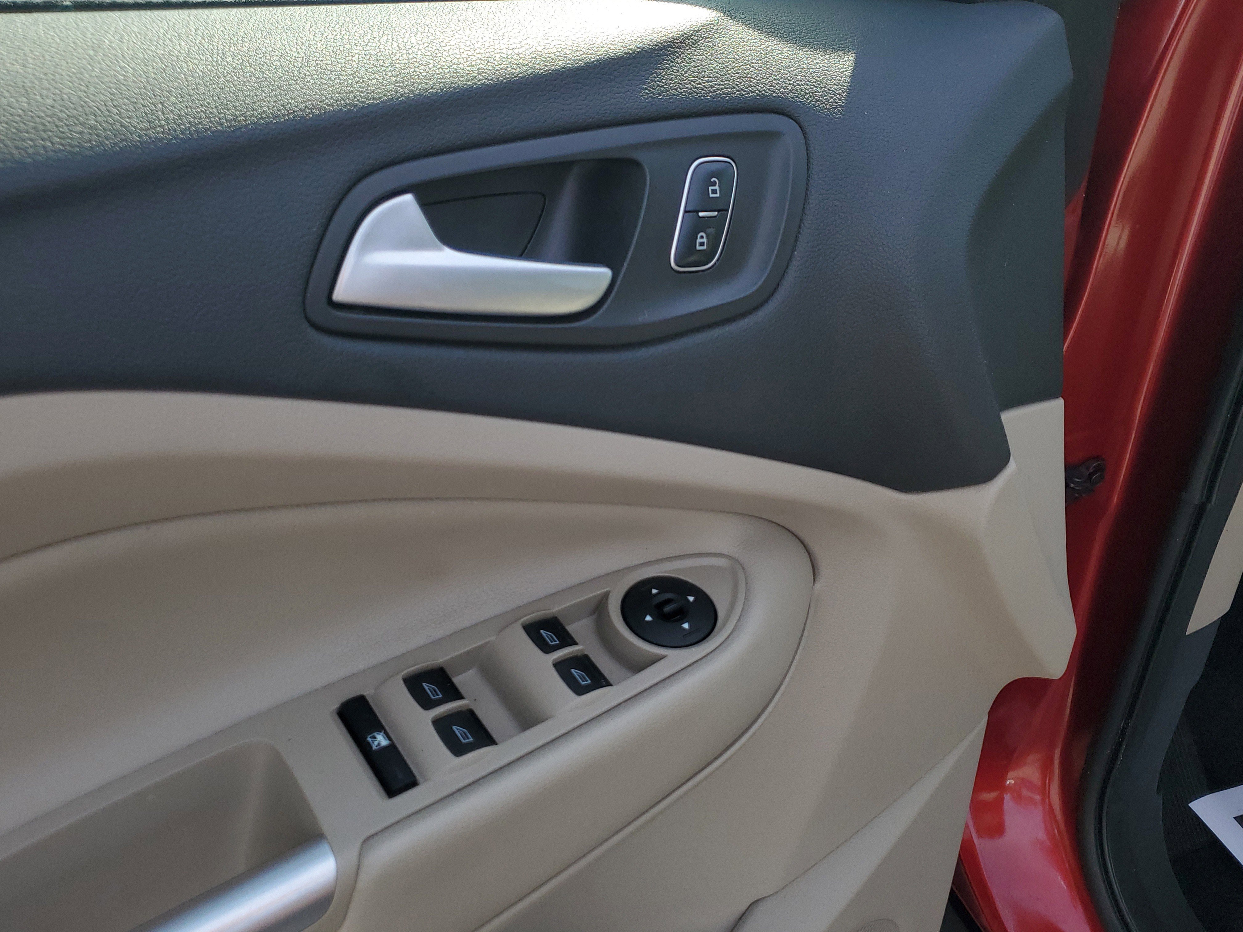 Used 2017 Ford Escape SE image 20