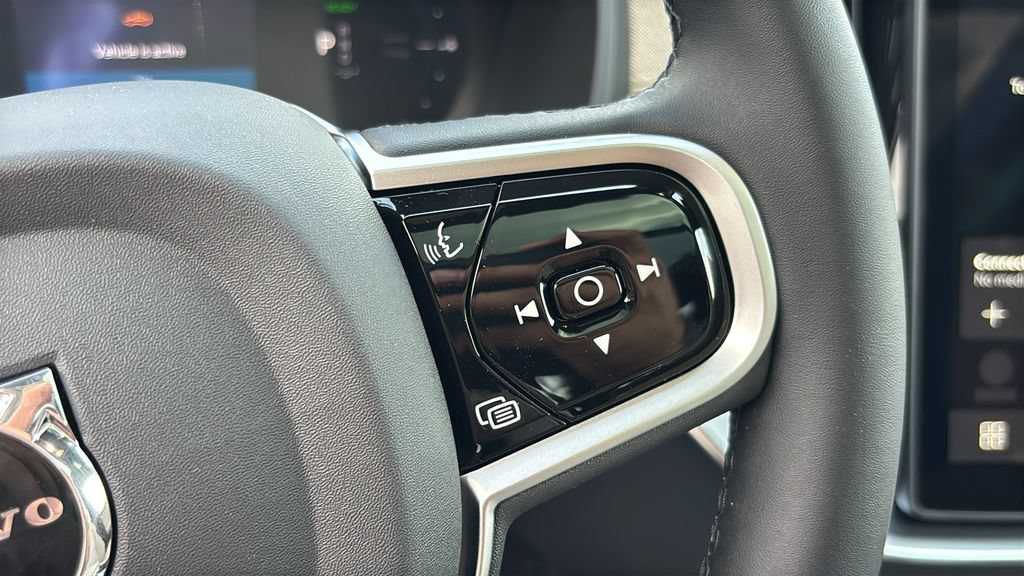 New 2026 Volvo XC90 T8 Plus w/ Protection Package Premier AWD/4WD image 17