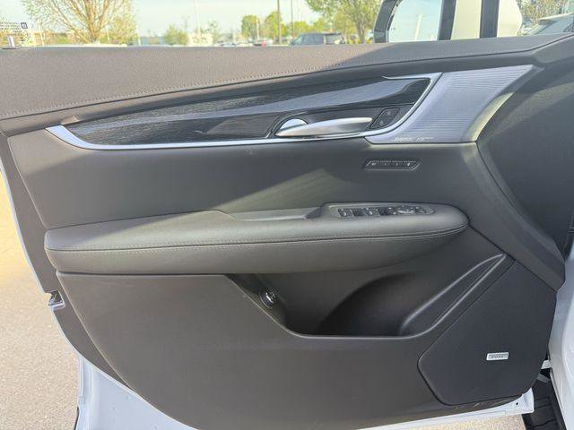 New 2026 Cadillac XT5 Premium Luxury w/ LPO, Floor Liner Package image 11