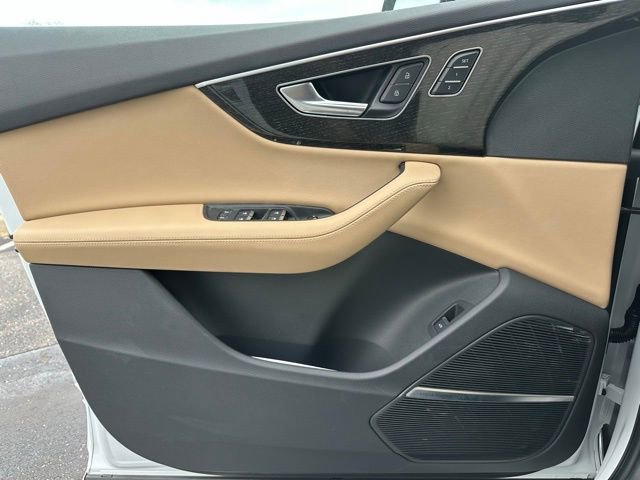 Used 2023 Audi Q7 3.0T Prestige image 21