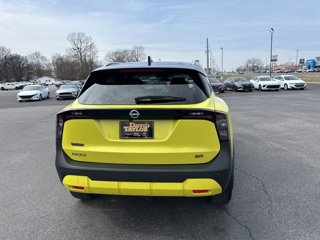 Used 2025 Nissan Kicks SR FWD image 6