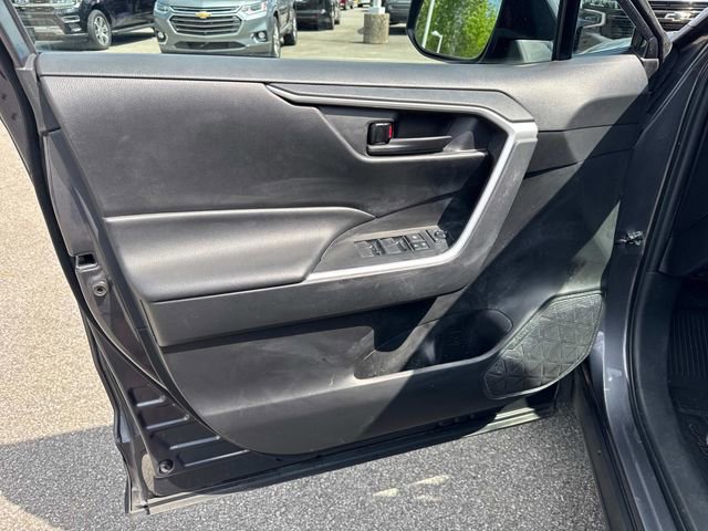 Used 2023 Toyota RAV4 LE FWD image 21