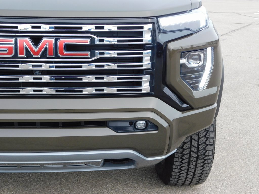 Used 2024 GMC Canyon Denali image 15