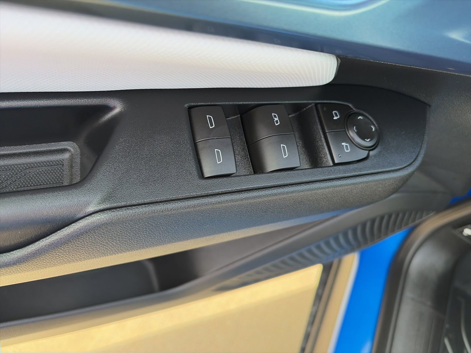 Used 2026 Chevrolet Equinox EV LT image 13