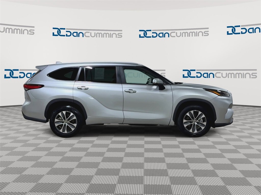 Used 2023 Toyota Highlander XLE image 9
