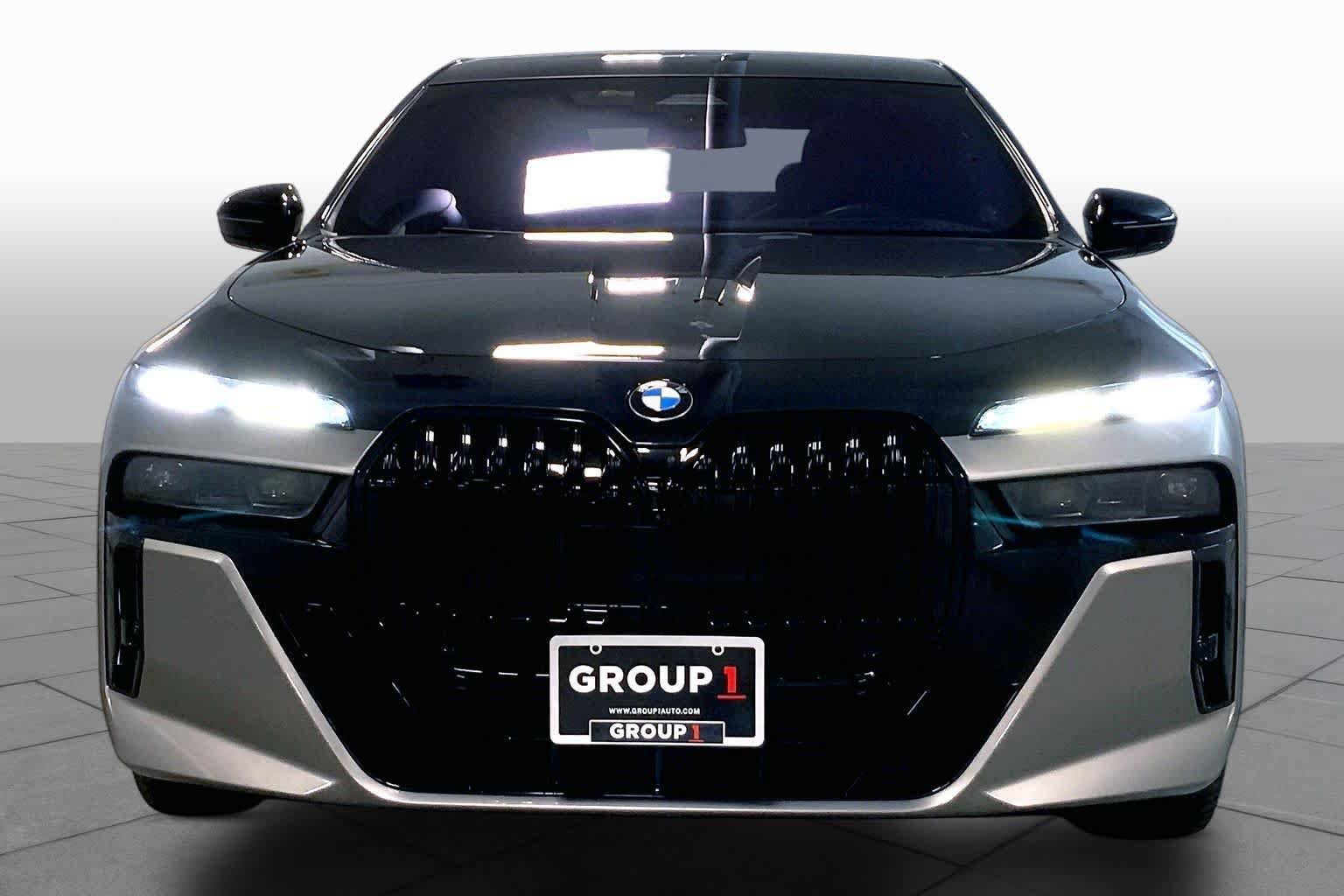 Used 2023 BMW 760i xDrive AWD/4WD image 5
