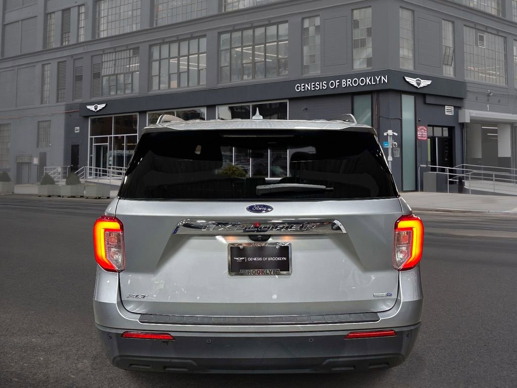 Used 2020 Ford Explorer XLT w/ Comfort Package AWD/4WD image 5