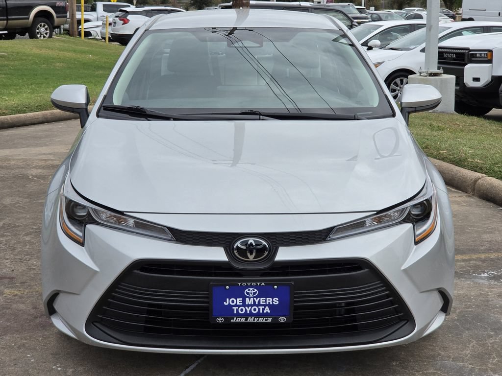 Used 2026 Toyota Corolla LE FWD image 3