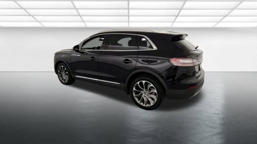 Used 2022 Lincoln Nautilus Reserve image 6