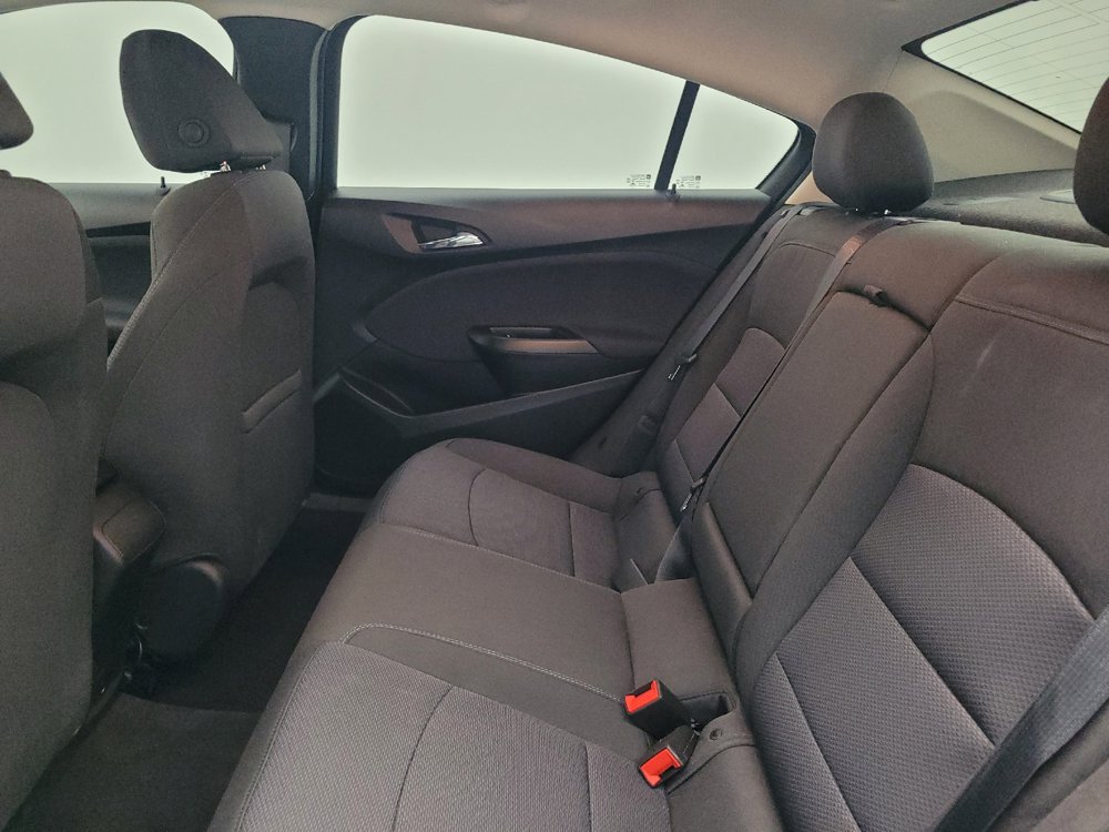 Used 2018 Chevrolet Cruze LT w/ Sun And Sound Package FWD image 18