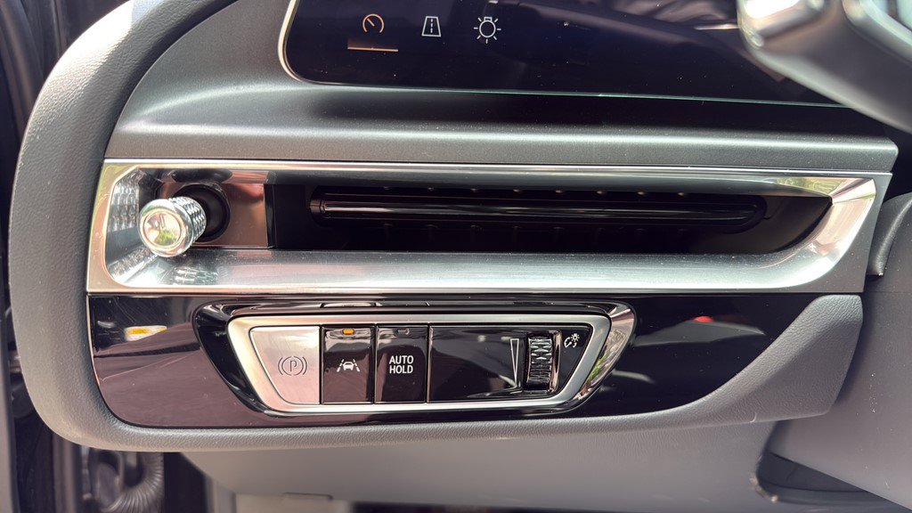 Certified 2024 Cadillac Lyriq Tech AWD/4WD image 27