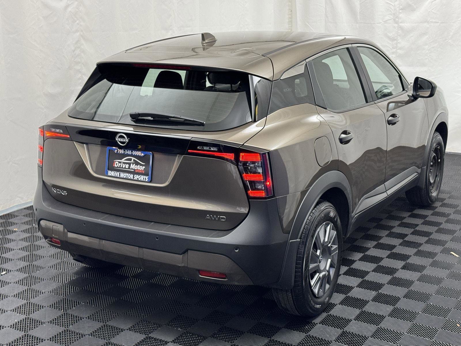 Used 2025 Nissan Kicks S AWD/4WD image 12