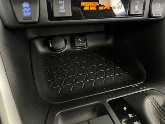 Used 2022 Toyota RAV4 XLE w/ Convenience Package AWD/4WD image 29