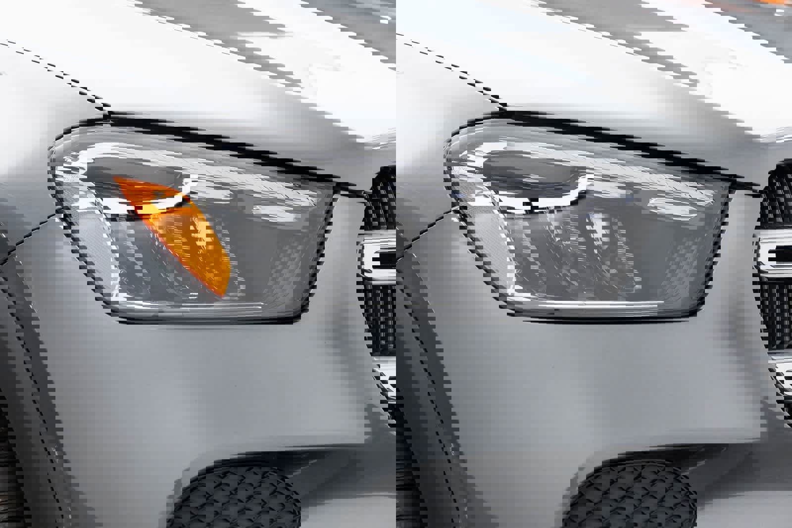 Used 2025 Mercedes-Benz GLE 450e 4MATIC w/ Driver Assistance Package image 51