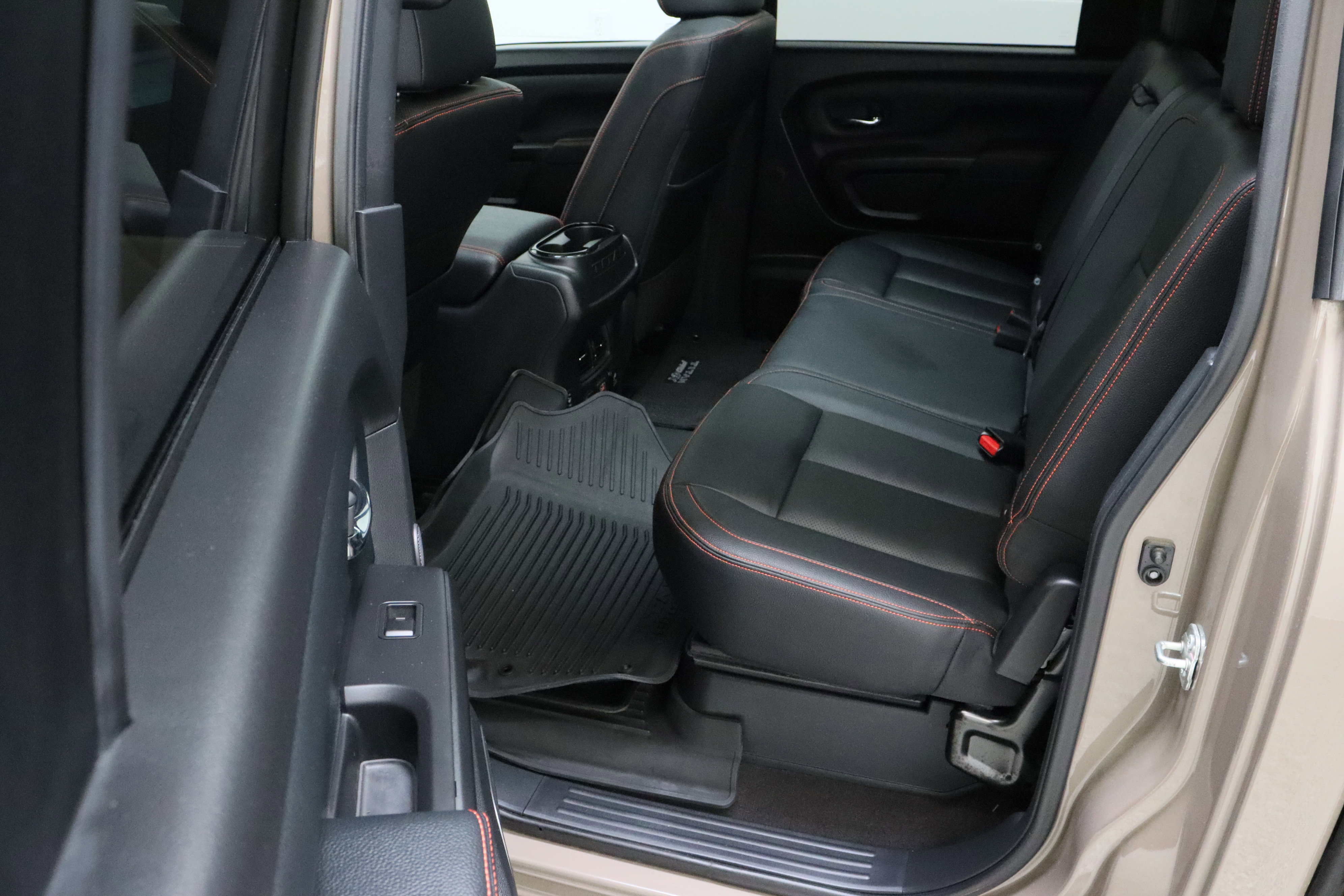 Used 2022 Nissan Titan PRO-4X w/ Pro-4x Convenience Package image 31