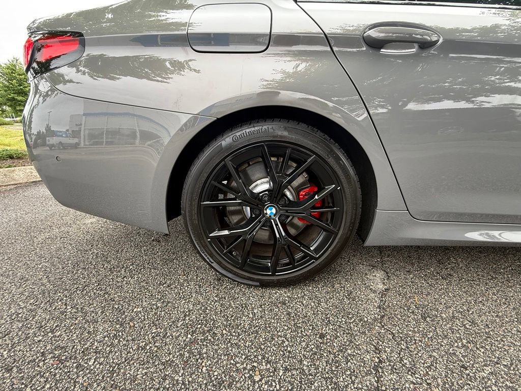 Used 2021 BMW M550i xDrive w/ Executive Package AWD/4WD image 32