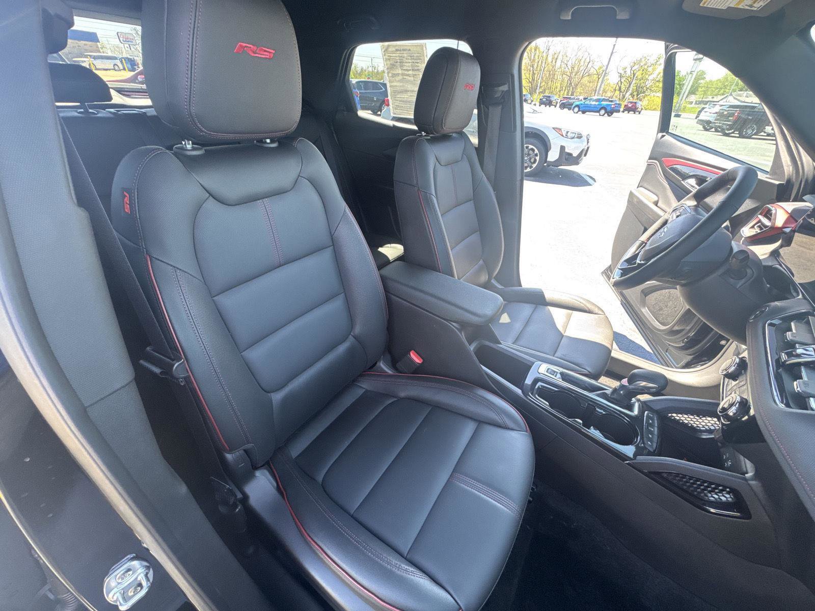 Used 2025 Chevrolet TrailBlazer RS w/ Convenience Package FWD image 19