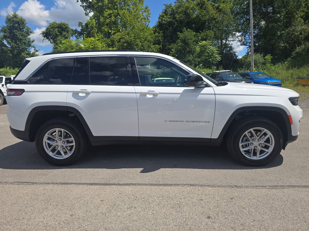 New 2025 Jeep Grand Cherokee Laredo X w/ Luxury Tech Group I image 3
