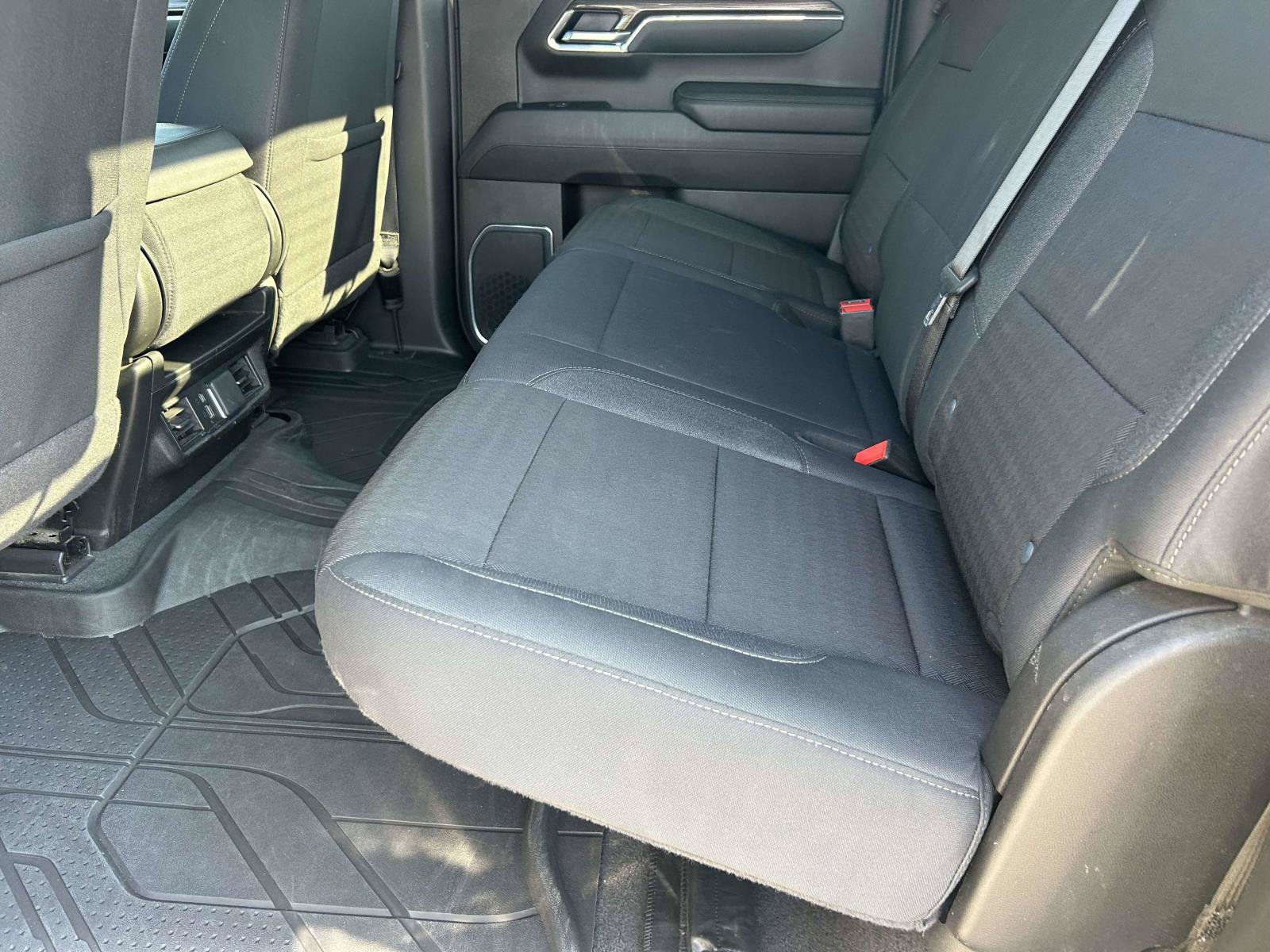 Used 2025 Chevrolet Silverado 1500 LT AWD/4WD image 14