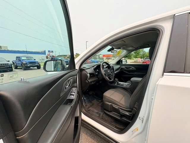 Used 2021 Chevrolet Traverse LS AWD/4WD image 21