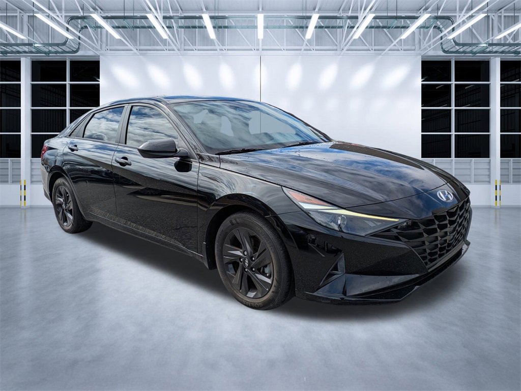 Used 2023 Hyundai Elantra SEL image 1