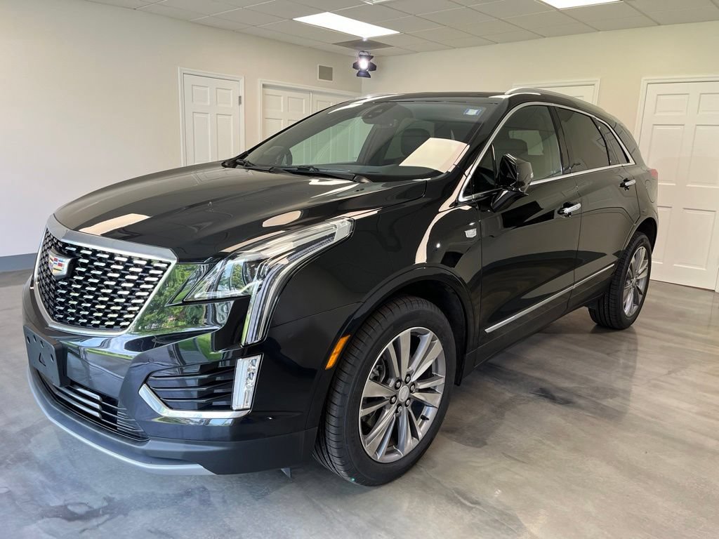 Certified 2024 Cadillac XT5 Premium Luxury w/ LPO, Floor Liner Package AWD/4WD image 4