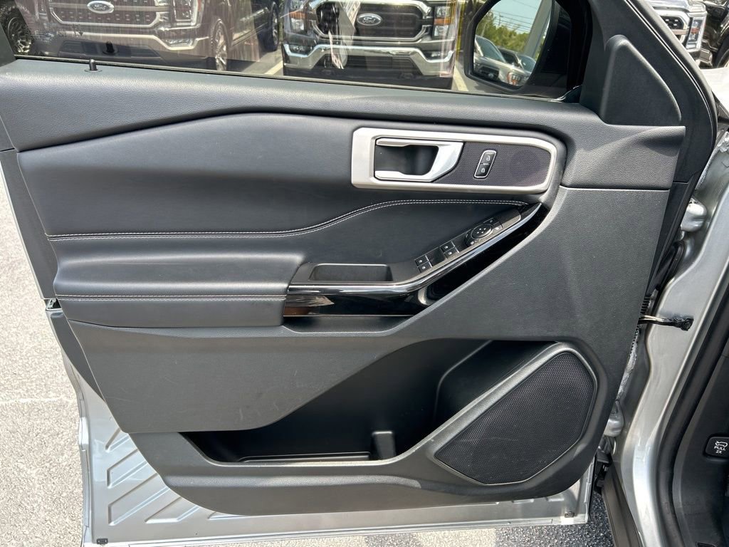 Used 2023 Ford Explorer ST AWD/4WD image 11