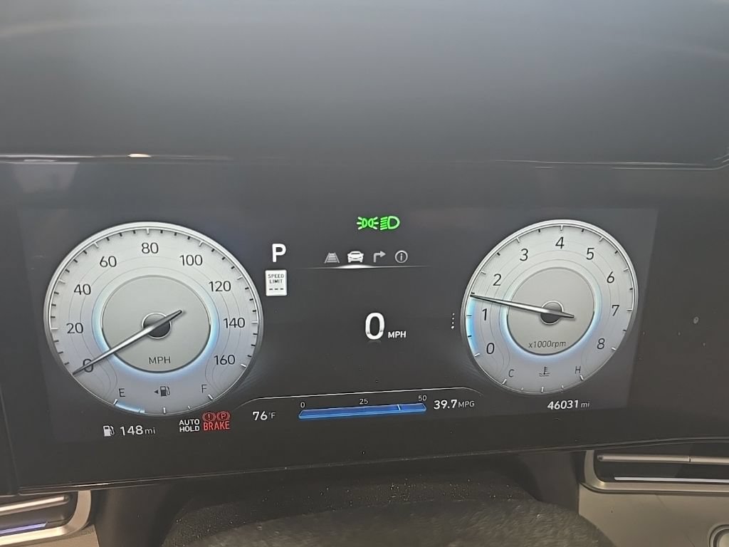 Used 2024 Hyundai Elantra Limited FWD image 2